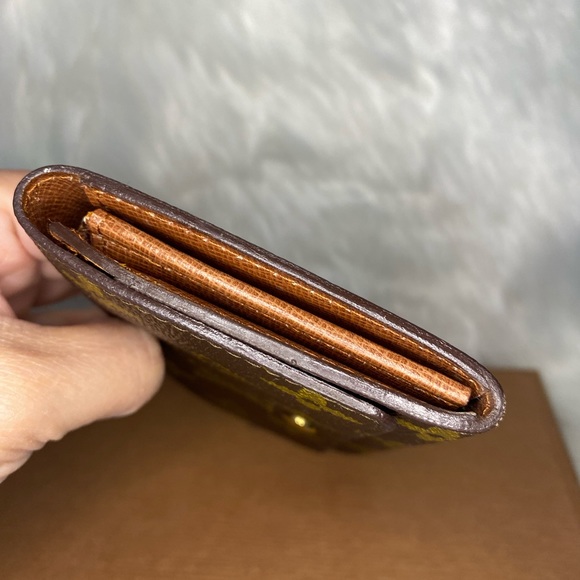 🛑SOLD🛑 LOUIS VUITTON Tressor Wallet - Picture 5 of 13